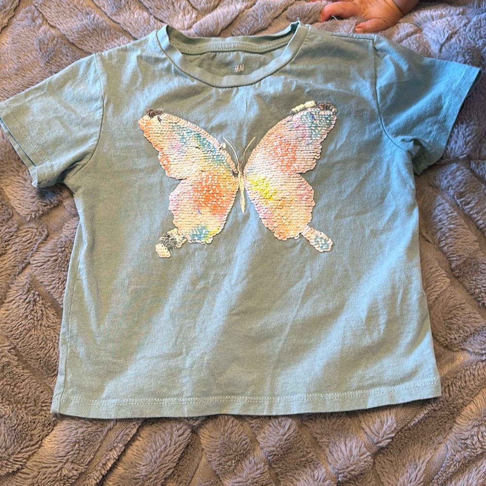 4T H&M t shirt with butterfly